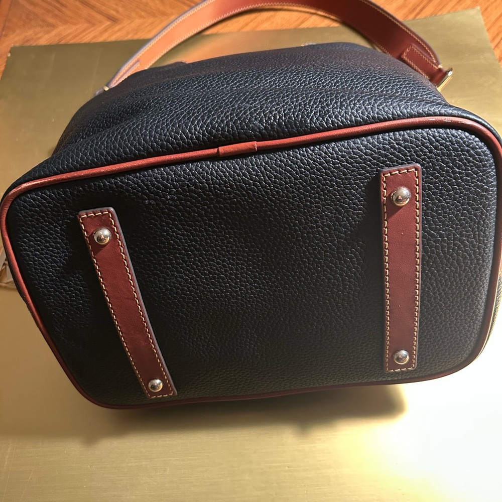 Dooney & Bourke Black & Brown Messenger Shoulder Bag wi/Wristlet Pebbled Leather - Picture 8 of 14